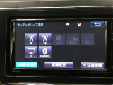 ラジオ、フルセグテレビ、CD再生、DVD再生、SD再生(音楽/動画)、SD録音(別途SDカードが必要です)、Bluetoothオーディオが使用可能です。詳しい仕様については展示店舗までお尋ねください。