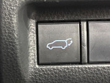 【パワーバックドア】スマートキーや運転席のボタンを押すだけでリアゲートが自動で開閉します!荷物を持っている時や、高い位置にあるバックドアを閉める際に便利な機能です♪