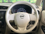 インテリアに合わせたデザインのステアリングは、運転される方のことも考え、運転しやすい形状、大きさです。是非一度、実際に触ってお確かめください。
