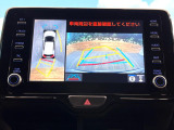 【パノラミックビューモニター】専用のカメラにより、上から見下ろしたような視点で360度クルマの周囲を確認することができます☆死角部分も確認しやすく、狭い場所での切り返しや駐車もスムーズに行えます。