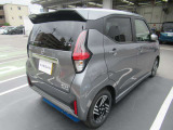 斜め後ろから見てもスタイリッシュなデザイン。