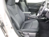 包み込むようなホールド感のあるシートでお車の操作性だけでなく、運転中の疲れも軽減!長時間の運転やお体をしっかりサポートします!