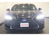 【スペック】新世代LEXUSとして、デザインや走りも大きな変革を遂げた「ES」。重心の低さを活かし、走りを予感させるワイド&ローのプロポーションを実現。、引き締まったキャビンシルエットを創出した。