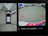 車の真上から見下ろしたような360度視界の良い『アラウンドビューモニター』です♪♪ 苦手な狭い駐車場、暗い所でも確認ができてとっても安心です♪♪