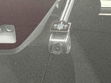 事故直前・直後のデータを記録しておくことで、客観的な検証を行うことができるドライブレコーダーが付いてます。保証は修理保証のみとなります。