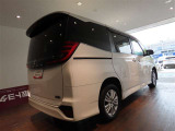 走りにこだわりながら収納力も持ち合わせたお車です。荷物を載せて軽快なドライブを楽しめますよ♪