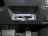 ETC車載器付きです。高速道路の料金所もスムーズに通過できます。※セットアップ費用は別途必要です。