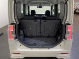 【トランク】積み込みやすくて、たっぷり積める荷室です。シートアレンジできるものは、乗車人数と荷物の量や大きさによってシートを動かすことができるので、より快適なドライブが可能です!