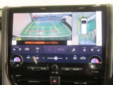 パノラミックビューモニター搭載。カメラで車両周囲の状況を映し出すため、狭い場所での駐車などに役立ちます。