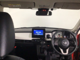 【前方視界】開放的な前方視界!運転がしやすく疲れにくいです♪窓が大きく、見通しがとっても良いおクルマですよ♪