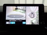 バックも安心のリアカメラ付いています。リアカメラがあると、いつでも安全にバックできますね。死角も減ります。3ビュー切り替え、ガイド線表示なので便利です。