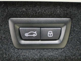 BMWライフをさらに素晴らしいものにするために、BMWカードもご用意しております。ご利用金額1,000円ごとに1ポイントたまります。BMW正規ディーラーでのご利用につきましてはポイントが2倍になります。