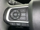 ステアリングスイッチ装備!運転しながら手元でオーディオの操作などができます。