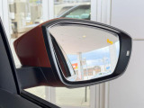 車線変更をサポートする&ldquo;ブラインドスポットディテクション&rdquo;を装備。