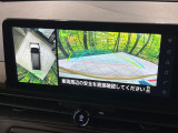 【アラウンドビューモニター】専用のカメラにより、上から見下ろしたような視点で360度クルマの周囲を確認することができます☆死角部分も確認しやすく、狭い場所での切り返しや駐車もスムーズに行えます。