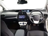 オシャレなインテリアで運転する気分も盛り上がりますよね^^