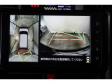 車両を上から見たような映像表示するパノラミックビューモニター付き!