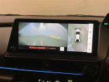 複数のカメラの映像をもとに、クルマを真上から見ているような映像をドライバーに提供し駐車をサポートする機能です。