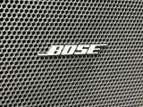 【BOSEサウンドシステム】メーカーオプションの高品位サウンドシステムを搭載。専用のチューニングが施された大小様々なスピーカーから良質なサウンドが奏でられ、臨場感あふれる音響空間を演出します。