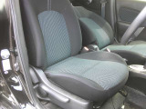 運転席シートには「シートフリーター」が付いていますので、ご自分のベストポジションを上下で選ぶ事も出来ます シート状態も良好です