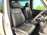 運転席まわりには十分なスペースがあり、大柄な方でもゆったり運転していただける環境です。
