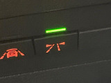 ●レーンディパーチャーウォーニング:走行中、車線を逸脱した際に運転者に警告してくれるセーフティシステムです。