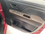 【パワーウインドウ】運転席のスイッチで、各席の窓ガラスの開閉ができます!あると便利ですよね!