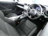 見通しのよいすっきりとした視界で、誰でも運転しやすいです。運転のしやすさは疲れにくさにも繋がりますよ♪