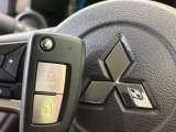 【キーレス】少し離れた場所からでもボタン一つでドアの開錠・施錠ができるのでとっても便利!ドアの鍵穴周りに傷をつけることもありません♪