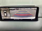 狭い場所での駐車やすれ違いなどでより的確な運転操作に役立つ360&deg;ビューモニターが装備されています。