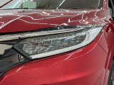LEDヘッドライトは、点灯の瞬間から最大光量を発揮し、突然暗くなるトンネルなどでの安定感を高めます。