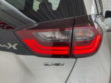 特徴的なデザインで後方からの確認しやすいLEDリアコンビネーションランプ