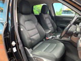 運転席シート廻りは使用感も少なく、良好な状態となっています。丁寧に使われていたことがよくわかりますね。