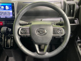 【純正革巻きステアリング】上質な革を使用することで、手にしっかり馴染みとても運転しやすいハンドルです♪