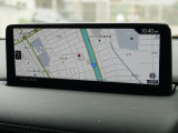 マツダコネクトの10.25インチワイドセンターディスプレイです。『Android Auto』『Apple CarPlay』や独自のコネクテッドサービスに対応したインターフェイスシステムです。
