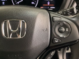 ハンドルにHondaセンシング系のクルーズコントロールやレーンキープアシストなどのスイッチが装備されています。ハンドルから手を離さず安全に操作できます。