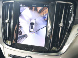 更に360&deg;ビューの単独表示も可能です 車を上から見下ろしたように車外を確認できるため、一切の死角がない状態で駐車が可能です