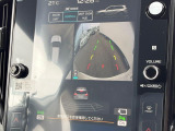 【マルチテレインモニター】車のフロントやサイドのカメラ画像を同時にモニター表示することで、悪路や狭い道を走行時でも周囲の状況確認ができ安心!本格SUVにうれしい装備です♪