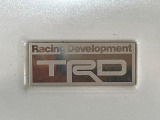 【TRDエアロ】人気のTRDエアロを装備!クルマの外観がよりスタイリッシュになり、街中で存在感あふれる1台に♪将来買い替える時にもリセールに影響しやすく、価値ある人気の装備です!