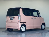 バックカメラが付いているのでバックでの車庫入れも安心です。