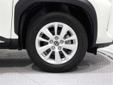 タイヤサイズは(205/65R16)で純正アルミホイールです。