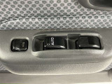パワーウィンドウスイッチです。