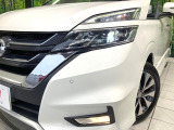 【LEDヘッドライト】悪天候や夜間走行時も良好な視界を確保し安心して運転できる高輝度LEDヘッドライトを装備!点灯速度が早く、消費電力も抑えられています。