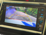 【バックカメラ】駐車時に後方がリアルタイム映像で確認できます。大型商業施設や立体駐車場での駐車時や、夜間のバック時に大活躍!運転スキルに関わらず、今や必須となった装備のひとつです!