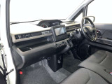 見通しのよいすっきりとした視界で、誰でも運転しやすいです。運転のしやすさは疲れにくさにも繋がりますよ♪