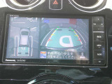 アラウンドビューモニターは、頭上より見えるような画像で車庫入れなど苦手な方にも簡単らくらく