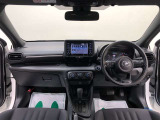 インパネ周りのムダをそぎ落としたことで、広さと快適さがが確保され、運転に集中できる空間となっています。