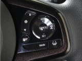 ◆アダプティブクルーズコントロール◆予め設定した車速内でクルマが自動的に加減速。前走車との適切な車間距離を維持しながら追従走行します。【LKAS】車線維持支援システムでステアリング操作を支援。
