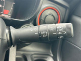 【オートライト(AUTO)】外の明るさをシステムが感知して、自動でヘッドライトが点灯します。ヘッドライトをつけ忘れを防ぐ便利機能です。