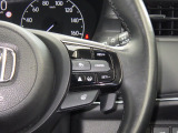 Hondaセンシングの機能のひとつ、アダプティブクルーズコントロール付!アクセルから足を離しても設定したスピードと前車との車間を保ち走行してくれます!車線維持もアシスト☆高速道路で疲労軽減ですね☆